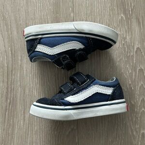 Vans old skool V suede (toddler size 5.5)